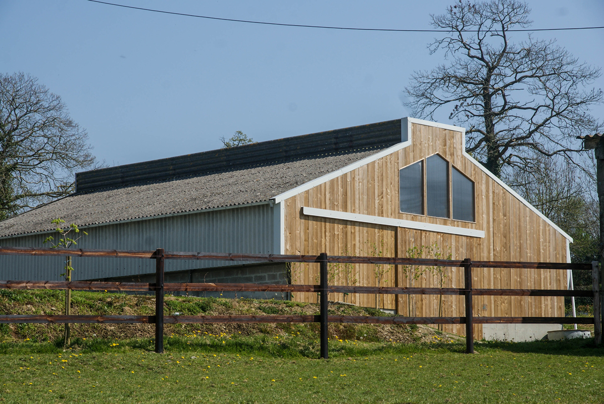 ferme-noraisiere-exterieur-centre-equestre